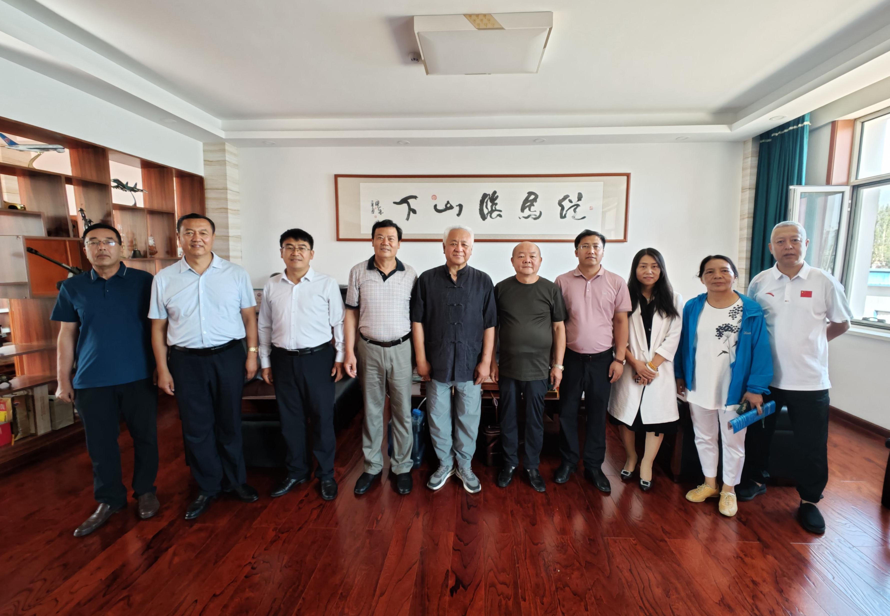 內(nèi)蒙古退役軍人就業(yè)創(chuàng)業(yè)促進會 內(nèi)蒙古能源職業(yè)學院領導蒞臨和利集團參觀指導